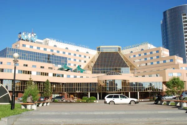 Atrium Palace Hotel y World Trade Center en Ekaterinburg, Rus Imagen de archivo