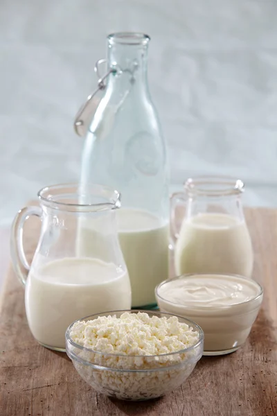 Свежие молочные продукты — стоковое фото