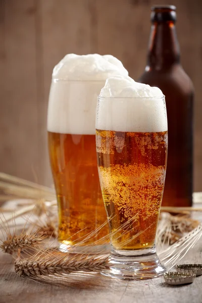 Två glas öl — Stockfoto