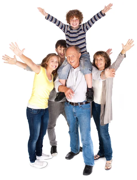 Счастливая семья из пяти человек с маленьким ребенком — стоковое фото