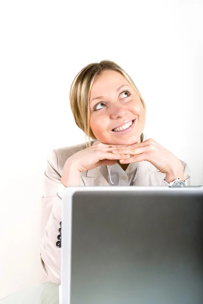 Fiatal üzleti nő egy laptop — Stock Fotó
