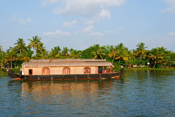 Woonboot op backwaters van kerala, india — Stockfoto