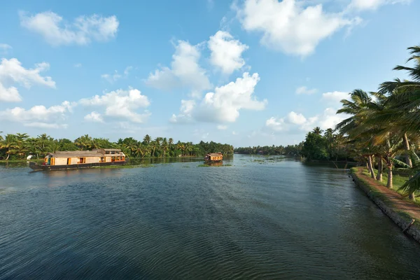 Hausboote auf Kerala Backwaters. Kerala, Indien — Stockfoto