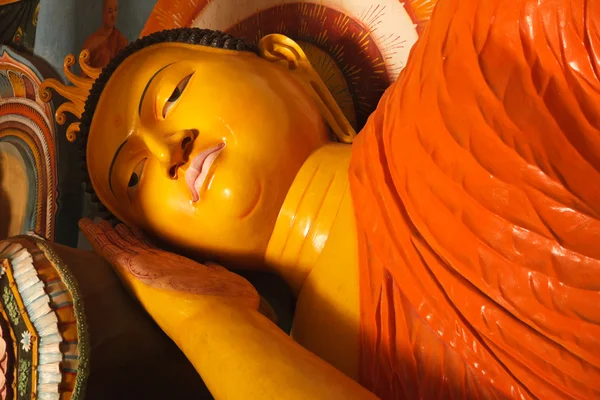 リクライニング仏陀イメージ — ストック写真