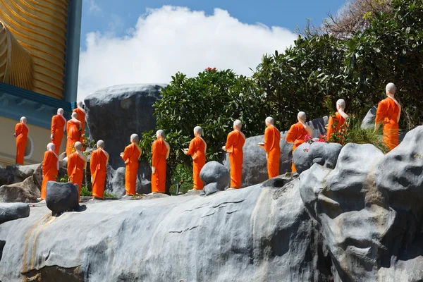 Βουδιστής μοναχός αγάλματα — Φωτογραφία Αρχείου