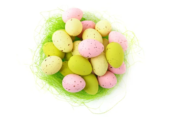 Dekorativní velikonoční hnízdo s vejci — Stock fotografie