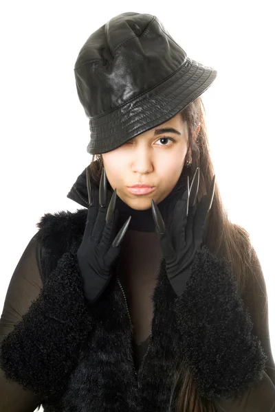 Portret van aantrekkelijke jonge brunette in handschoenen met klauwen — Stockfoto