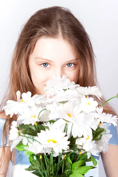 Girl the princess with a bouquet. — Stock Photo, Image