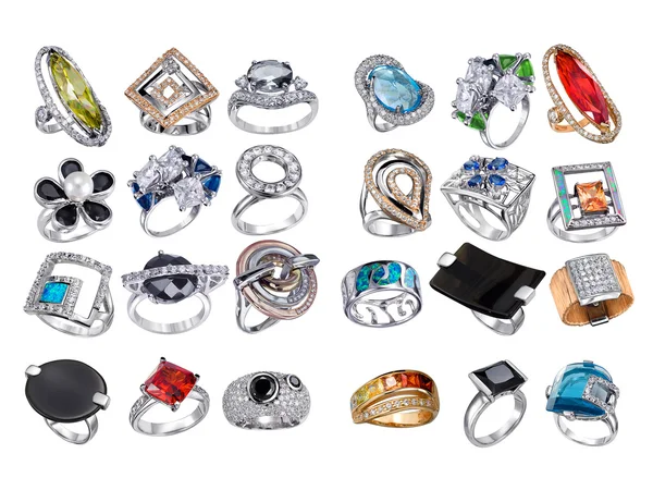 Prstenů s drahokamy izolovaných na bílém pozadí — Stock fotografie