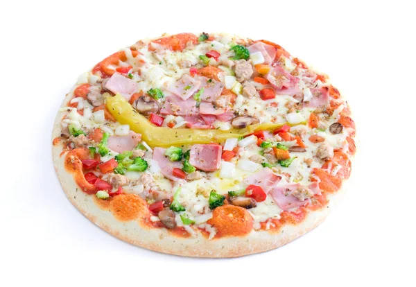 Pizza sobre fundo branco — Fotografia de Stock