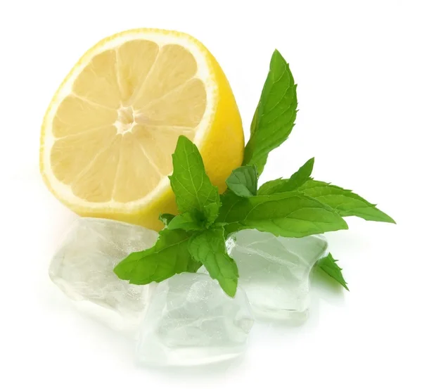 Lemon with mint and ice — Stock Photo, Image