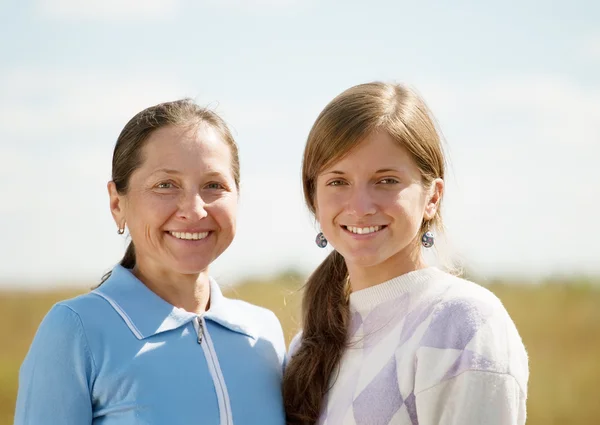 Portrait of mother with teenager — Stock Photo, Image