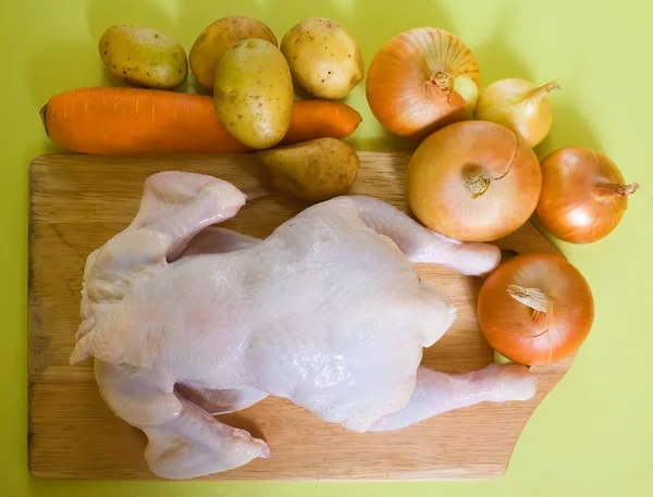 Pollo crudo e prodotti alimentari — Foto Stock