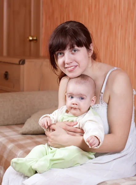 Mother with her little daughter — Stock Photo, Image