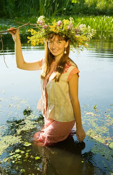 Flicka i ryska traditionella — Stockfoto