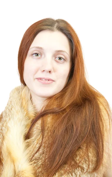 Menina de cabelo longo com pele de raposa — Fotografia de Stock