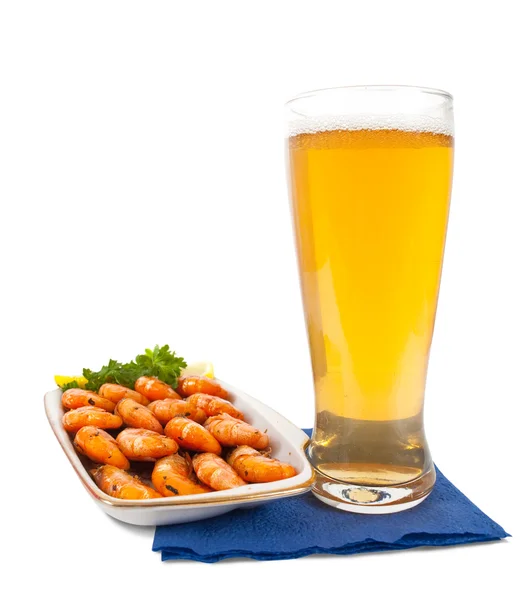 Camarões fritos e cerveja — Fotografia de Stock