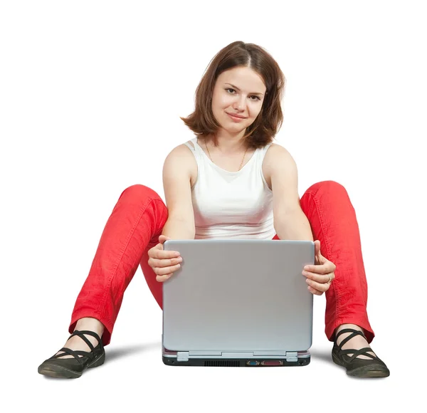 Κορίτσι με το laptop πάνω από λευκό — Φωτογραφία Αρχείου