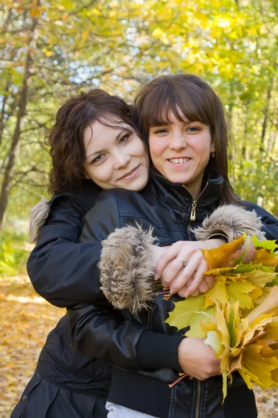 Girls in autumn — Stock Photo, Image