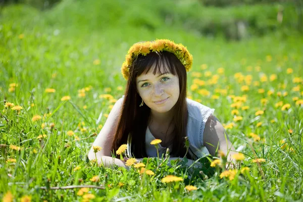 Reckle girl relaxing in meadow — Stock Photo, Image
