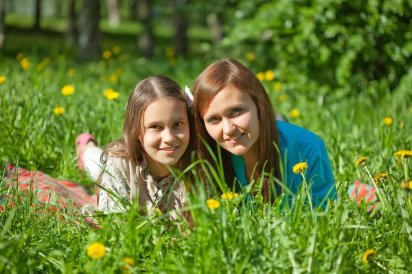 Anya és tizenéves lánya — Stock Fotó