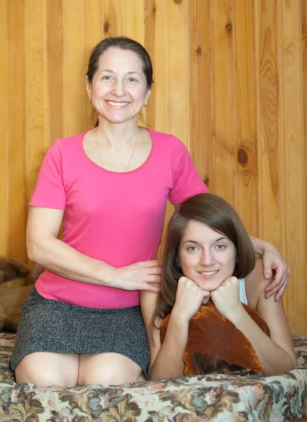 Dojrzałe matka i córka — Zdjęcie stockowe