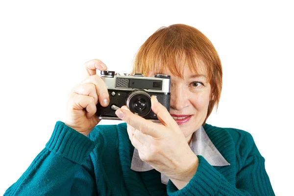 Senior fotograaf met analoge camera — Stockfoto