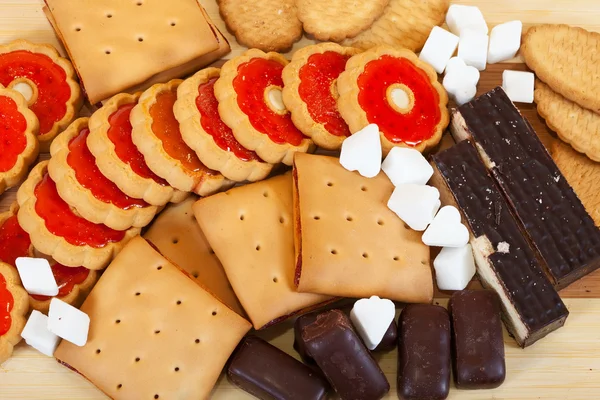 Различные печенье и конфеты — стоковое фото