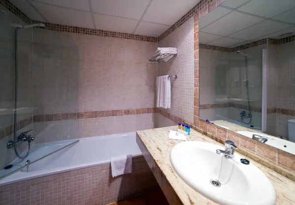 Intérieur de la salle de bain — Photo