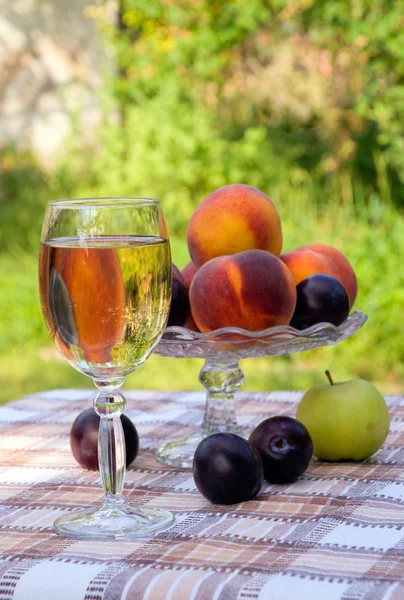 Fruites and wine — Stock Photo, Image