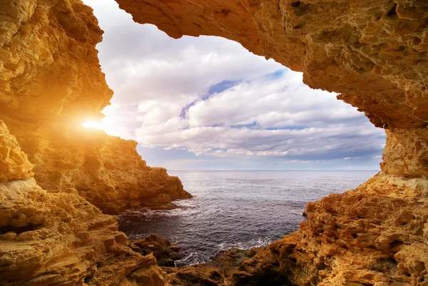 Zonsondergang in de grot — Stockfoto