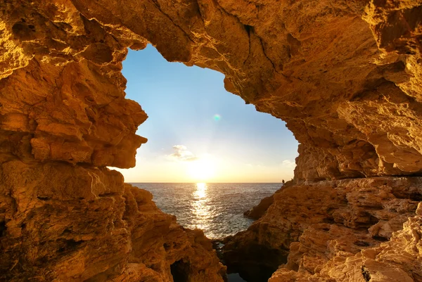 Coucher de soleil dans la grotte — Photo