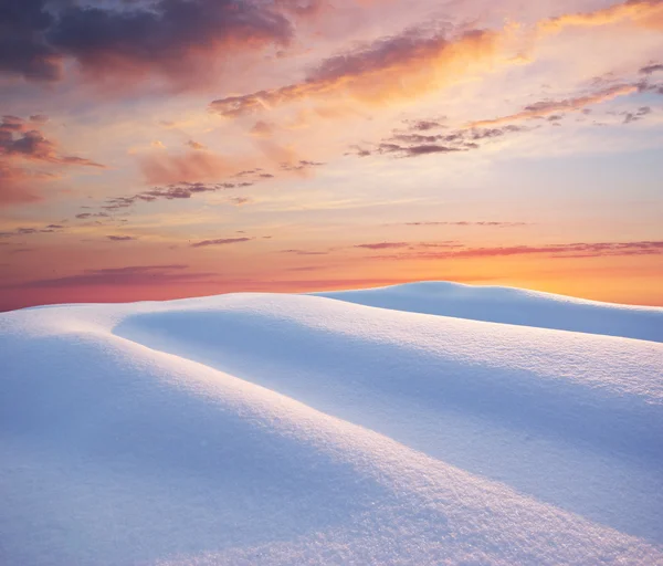 Снежные холмы — стоковое фото