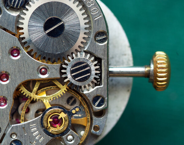 старый часовой механизм
