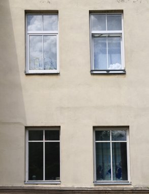 dört pencere