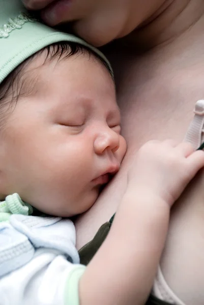 新生児の眠っている赤ちゃん — ストック写真