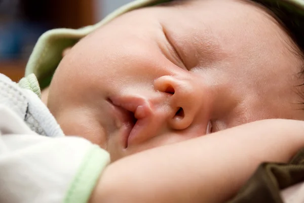 Bebê recém-nascido dormindo — Fotografia de Stock
