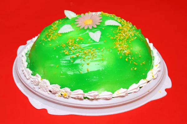 Söt tårta med grön gelé — Stockfoto