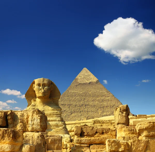 Ägypten Cheops Pyramide und Sphinx lizenzfreie Stockfotos