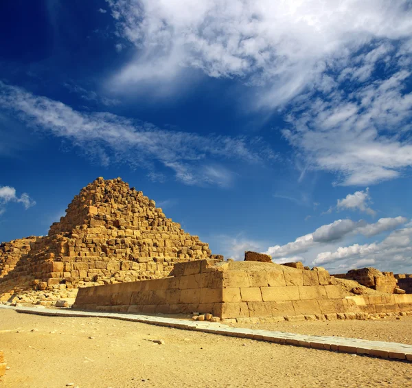 Malý egypt pyramida v Gíze — Stock fotografie