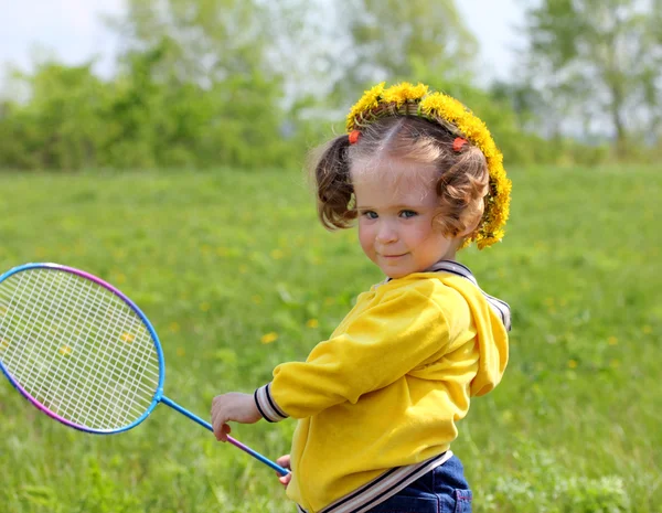 Dziewczynka w badmintona — Zdjęcie stockowe