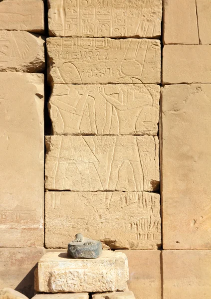 Antike ägyptische Bilder und Hieroglyphen — Stockfoto