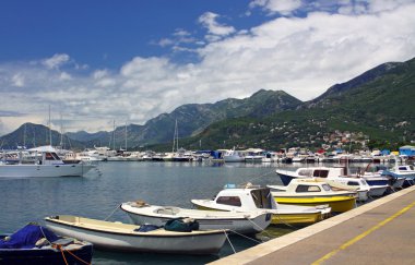 Deniz liman şehri bar