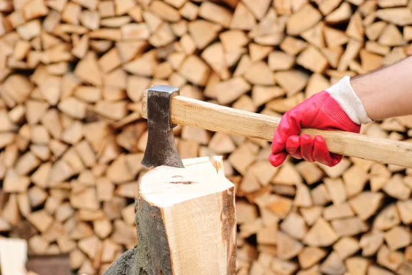 斧で薪 — ストック写真