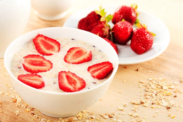 Oatmeal porridge — Stock Photo, Image
