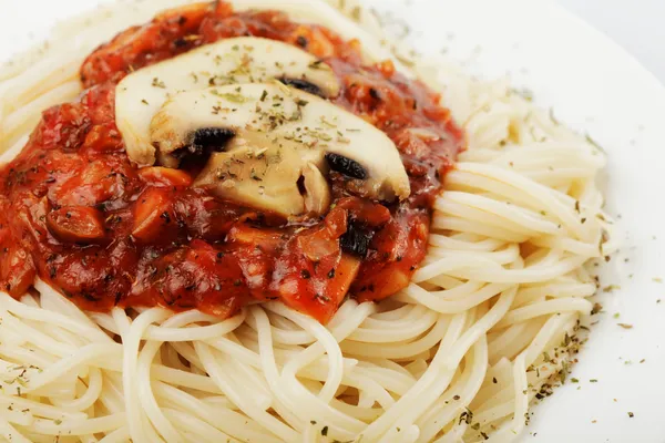 スパゲッティとマッシュ ルーム ソース — ストック写真