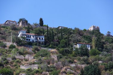 Port alanya ve kırmızı tuğla Kulesi