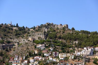 Port alanya ve kırmızı tuğla Kulesi