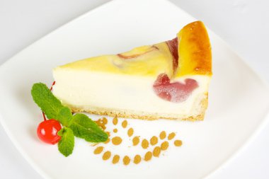 beyaz izole cheesecake