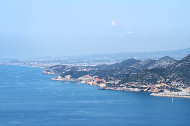 Alanya Şehir hill, deniz kıyısında, Türkiye